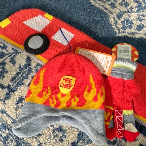 Kidorable Fireman scarf, hat and mittens- brand new - Picture 1 of 5